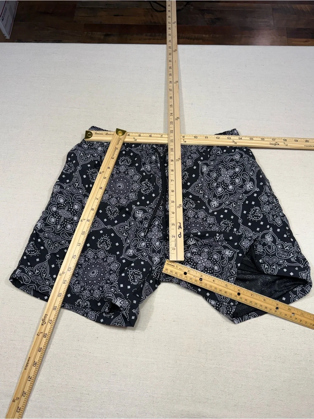 LCKR - Men’s Black Paisley Print Drawstring Swim Shorts - Size Medium